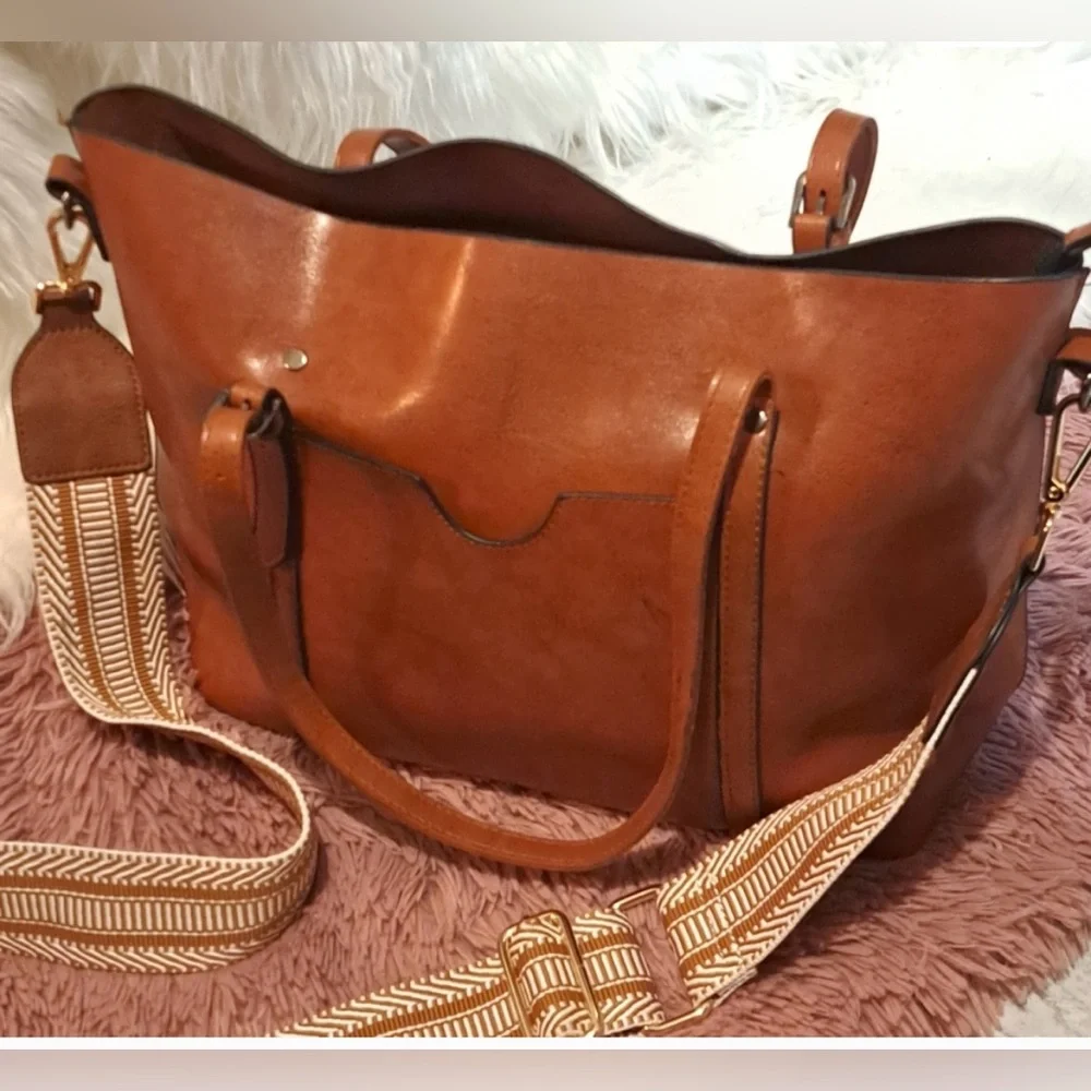 NEW Vegan Leather Tote with Cool Guitar strap - Picture 1 of 16